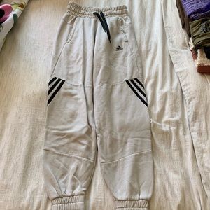 Women’s Adidas sweatpants